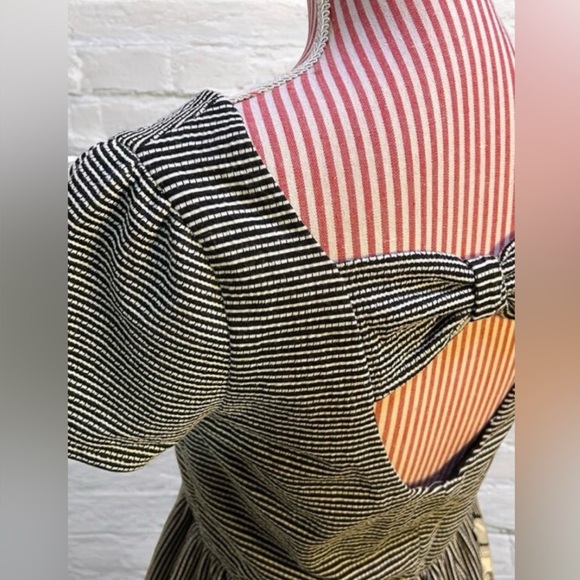 Romantic Black White Striped A-Line Dress Floral Detail & Peekaboo Cutout Size L - Picture 6 of 8